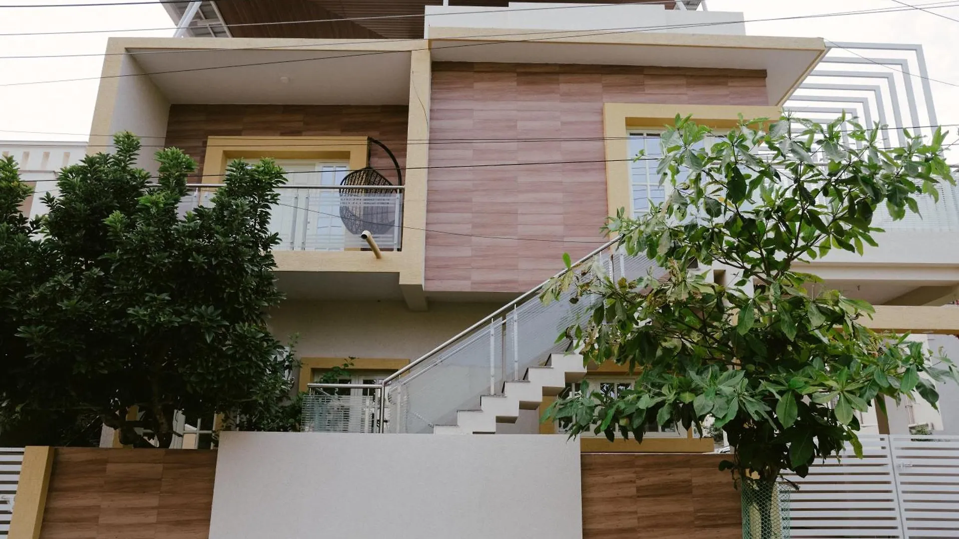 Adhyaya - Heritage Reverbed 4 Bhk Ac Triplex Villa Vanivilasa Puram India