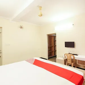 Oyo 14552 Kingston Residency Hotel